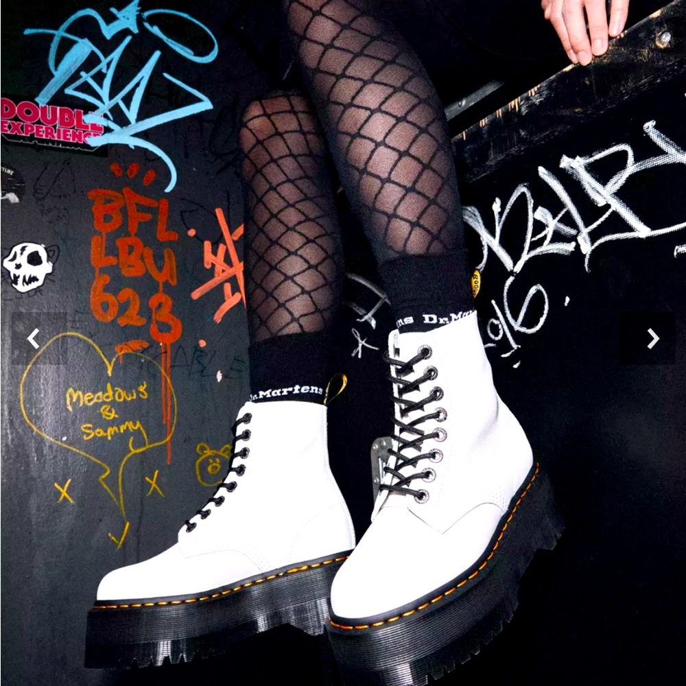 Dr. Martens White 1460 Pascal Max Platform Boots, women’s size 6 - Picture 3 of 10